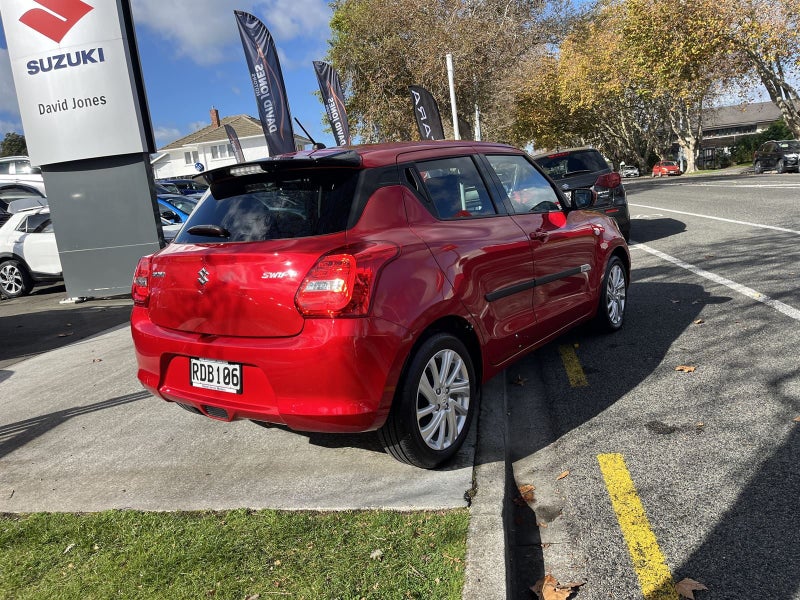 2025 Suzuki Swift GL image 5
