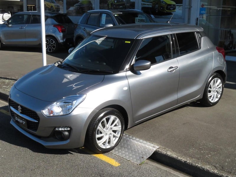 2025 Suzuki Swift GL AUTO image 2