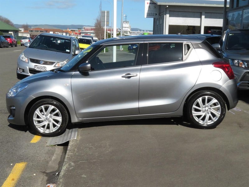 2025 Suzuki Swift GL AUTO image 3