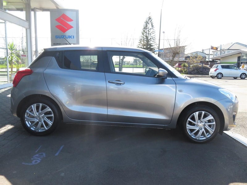 2025 Suzuki Swift GL AUTO image 5