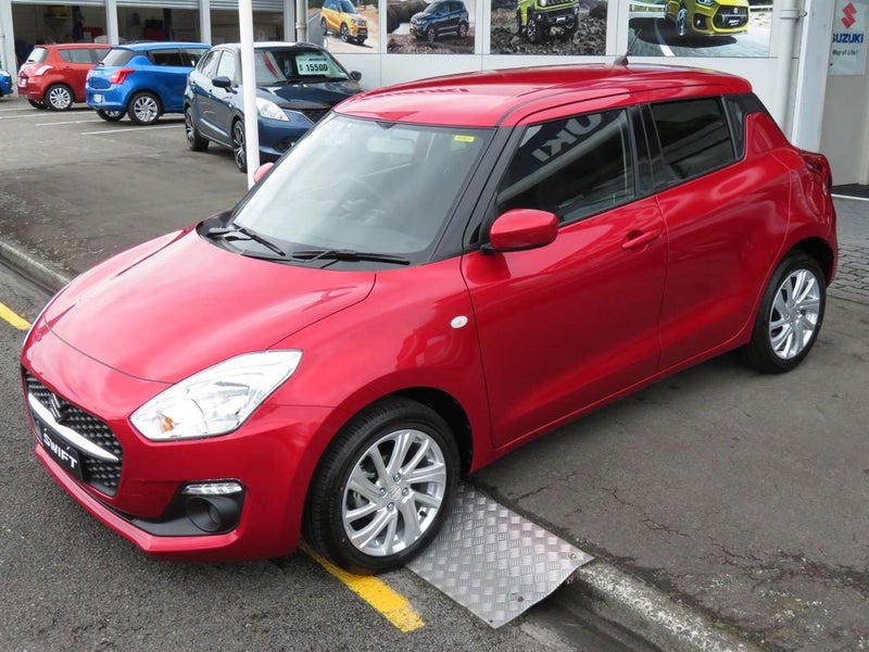 2025 Suzuki Swift GL AUTO image 2