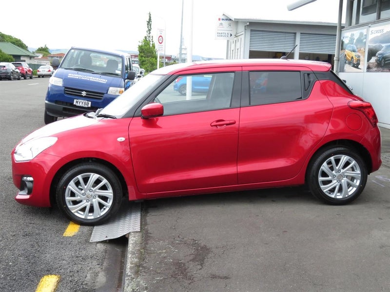 2025 Suzuki Swift GL AUTO image 3