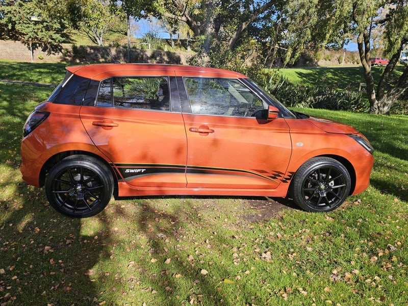 2025 Suzuki Swift GLSC 1.2 AT image 5
