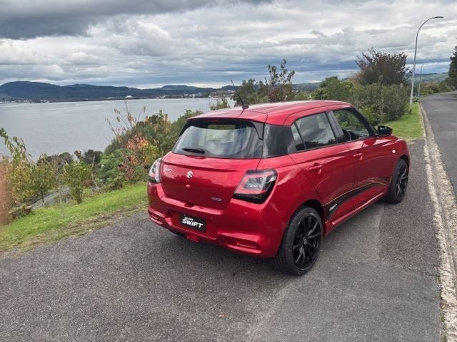 2025 Suzuki Swift GLSC image 4