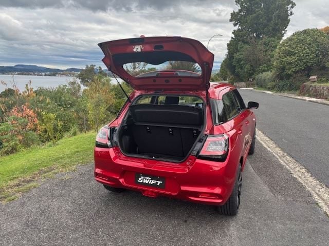 2025 Suzuki Swift GLSC image 5