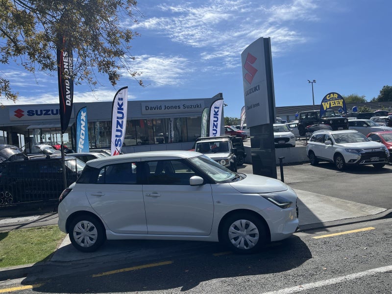 2025 Suzuki Swift GLSC image 4