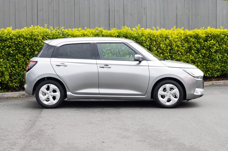 2025 Suzuki Swift GLZ 1.2 Auto Hybrid image 2