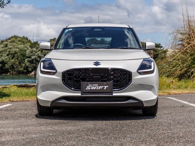 2025 Suzuki Swift GLZ AUTO HYBRID image 2