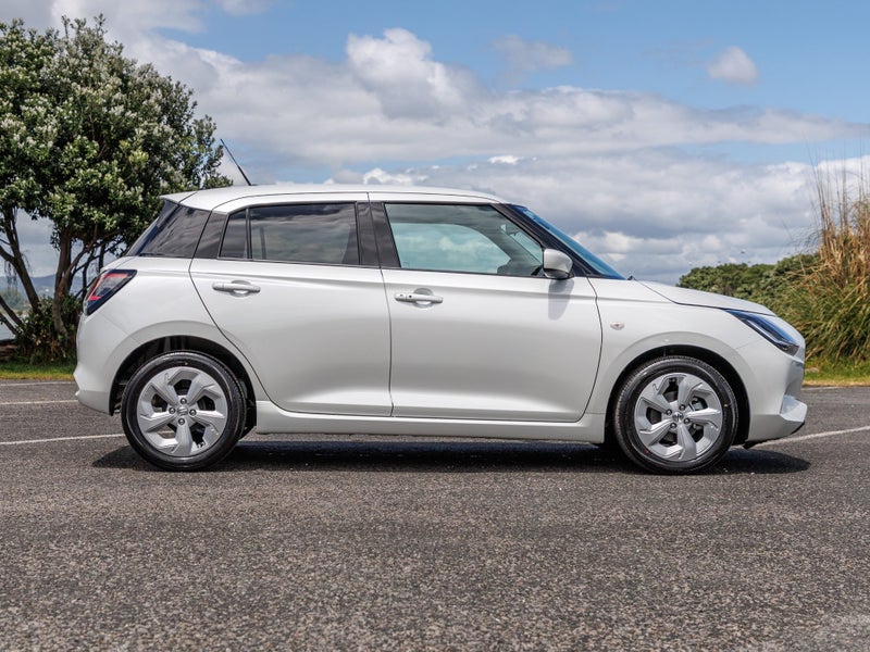 2025 Suzuki Swift GLZ AUTO HYBRID image 5
