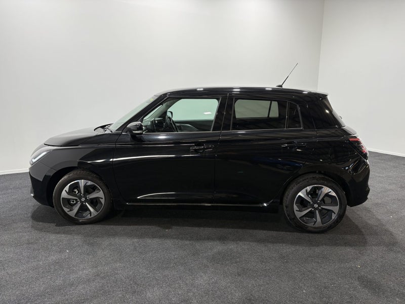 2025 Suzuki Swift RS Hyrbrid image 3