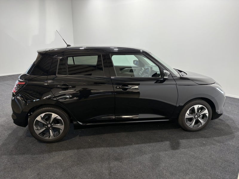 2025 Suzuki Swift RS Hyrbrid image 4