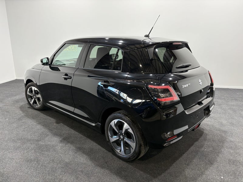 2025 Suzuki Swift RS Hyrbrid image 5