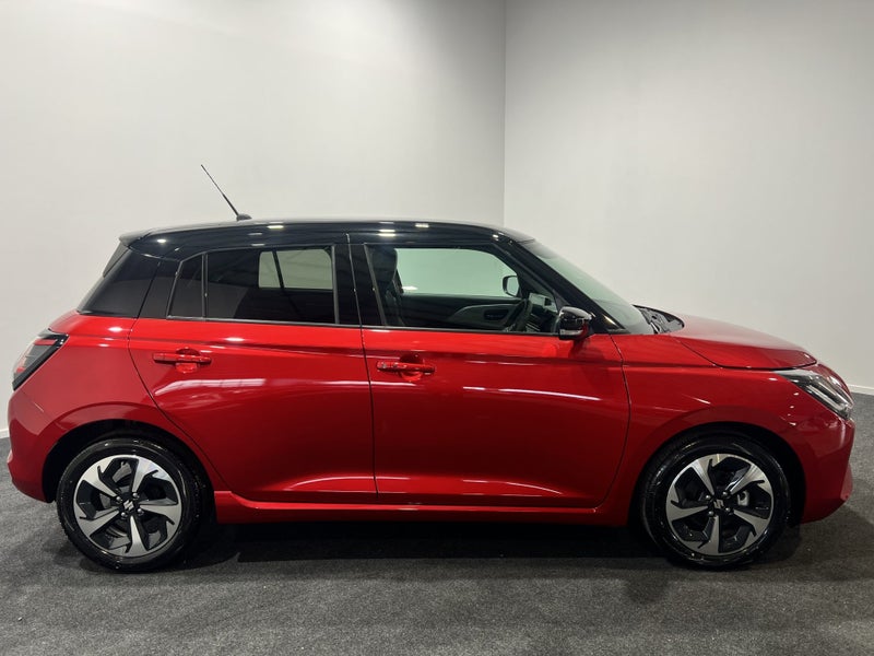 2025 Suzuki Swift RS Hyrbrid image 4