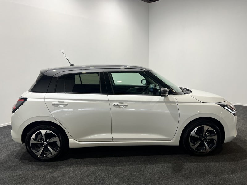 2025 Suzuki Swift RS Hyrbrid image 4