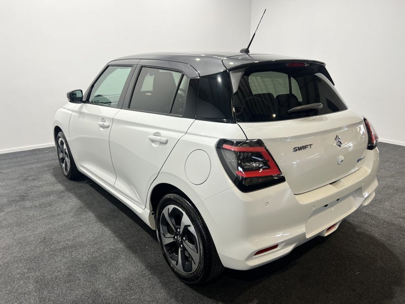 2025 Suzuki Swift RS Hyrbrid image 5