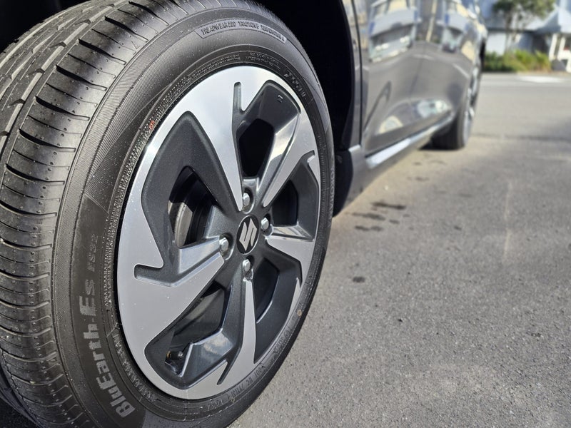 2025 Suzuki Swift RSC 1.2 Auto - image 3