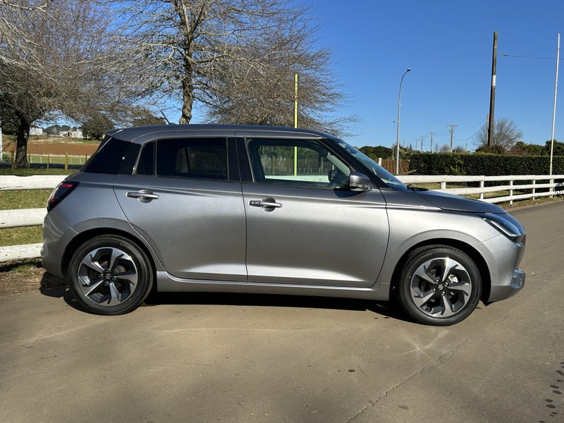 2025 Suzuki Swift RSC 1.2 CVT Hybrid image 3