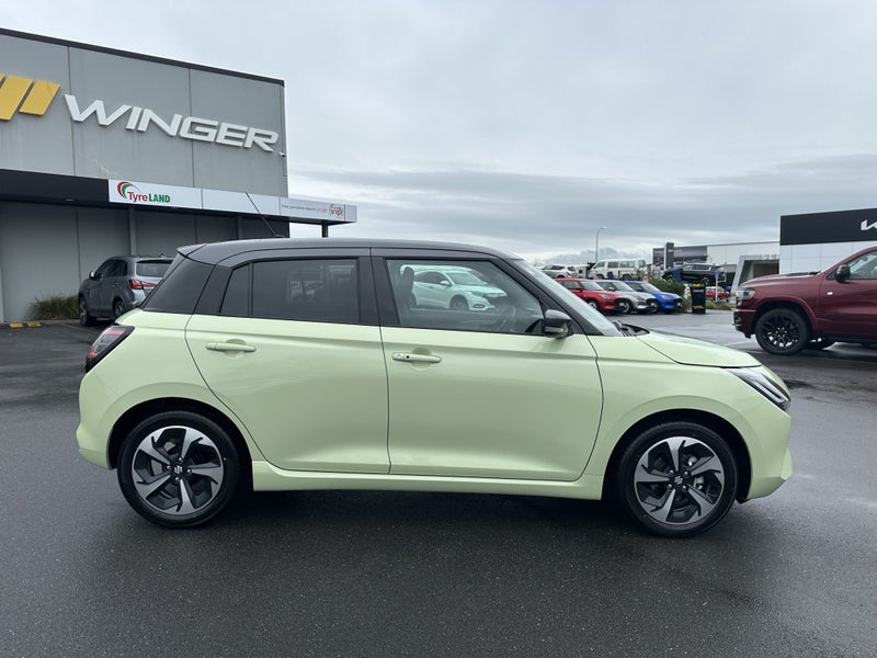 2025 Suzuki Swift RSC 1.2 CVT Hybrid image 3