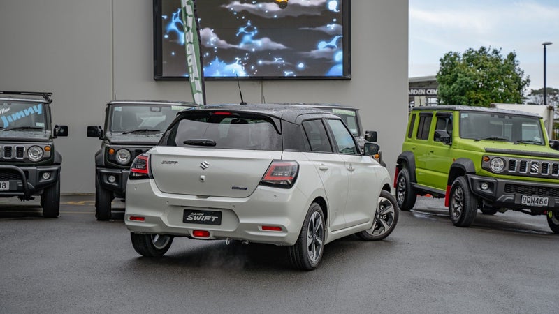 2025 Suzuki Swift Rsc 1.2Pmh/Cvt image 2
