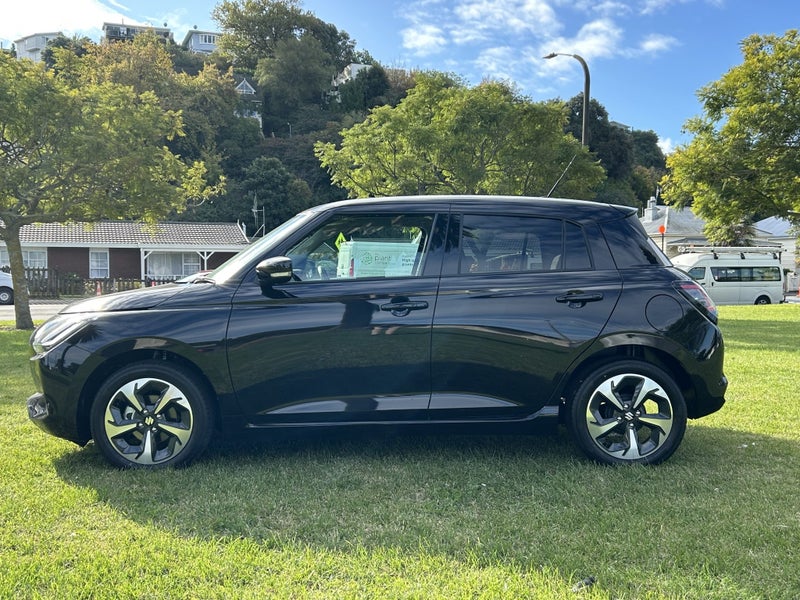 2025 Suzuki Swift RSC 1.2Pmh/Cvt image 5