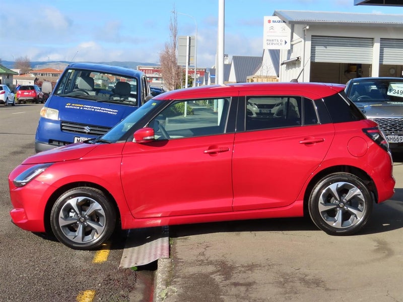 2025 Suzuki Swift RSC HYBRID AUTO image 3