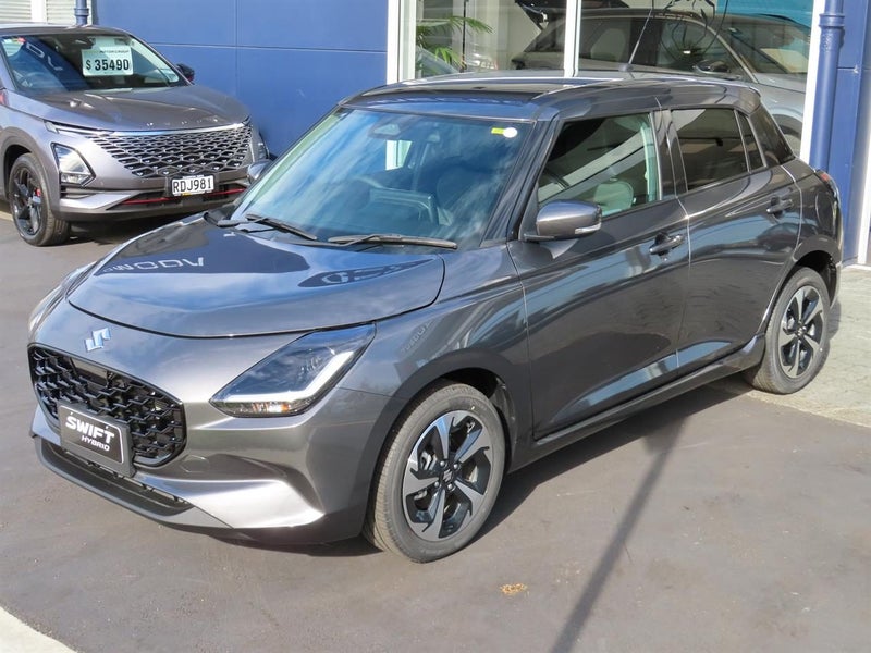 2025 Suzuki Swift RSC HYBRID AUTO image 2