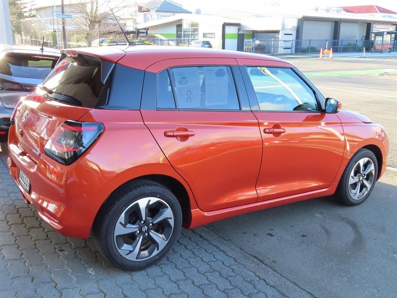 2025 Suzuki Swift RSC HYBRID AUTO image 2