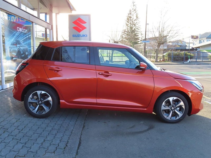 2025 Suzuki Swift RSC HYBRID AUTO image 3