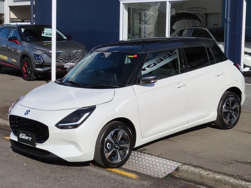 2025 Suzuki Swift RSC HYBRID AUTO image 2