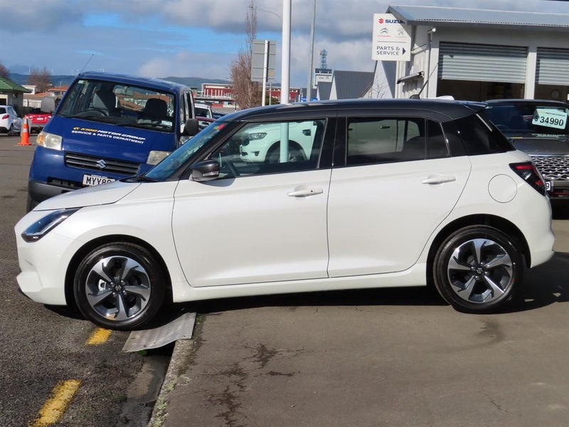 2025 Suzuki Swift RSC HYBRID AUTO image 3