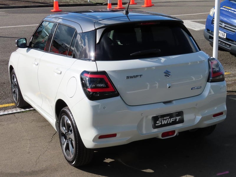 2025 Suzuki Swift RSC HYBRID AUTO image 4