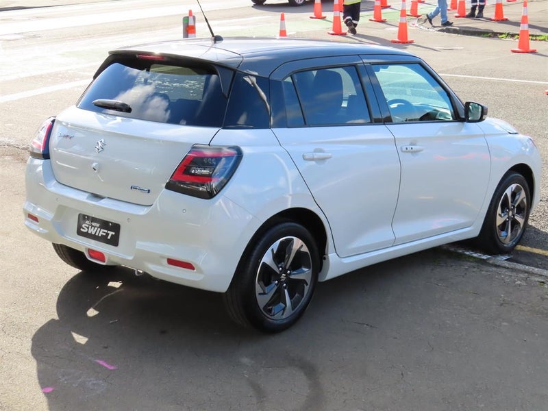 2025 Suzuki Swift RSC HYBRID AUTO image 5