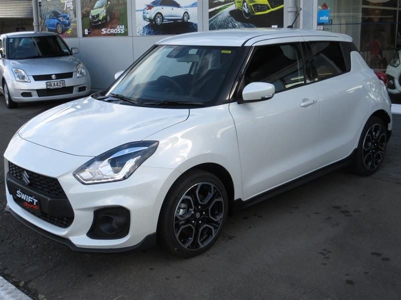 2025 Suzuki Swift SPORT 1.4T MANUAL image 2