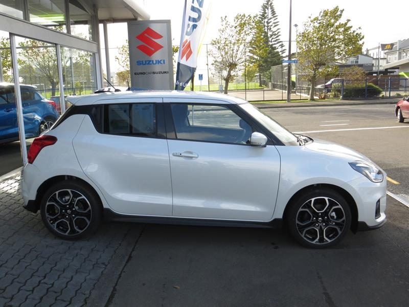 2025 Suzuki Swift SPORT 1.4T MANUAL image 4