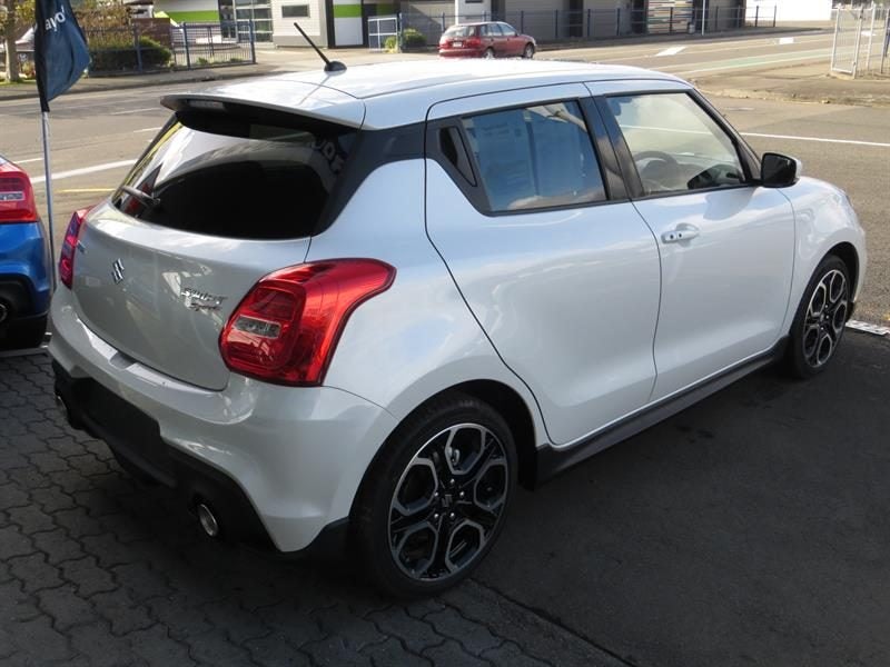2025 Suzuki Swift SPORT 1.4T MANUAL image 5