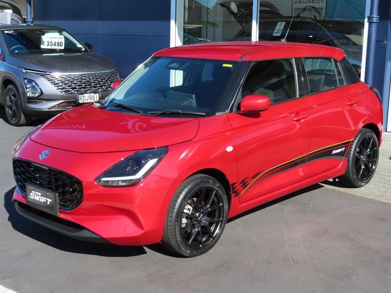 2025 Suzuki Swift SR HYBRID AUTO image 2