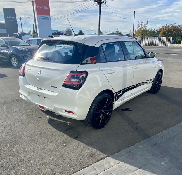 2025 Suzuki Swift SR Special Edition image 4
