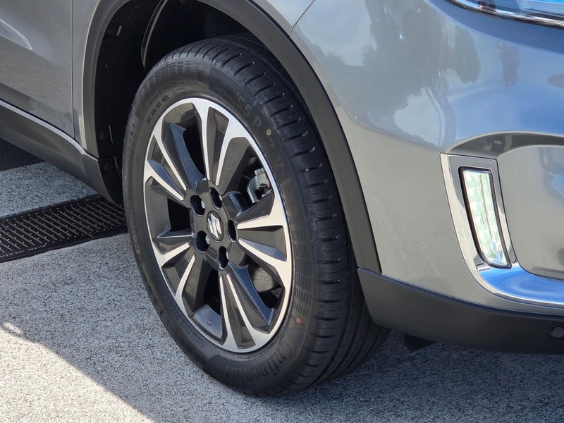 2025 Suzuki Vitara JLX Hybrid image 2