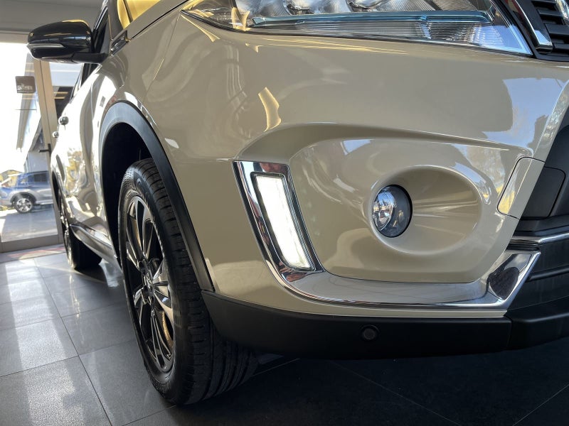 2025 Suzuki Vitara JLX Hybrid 2WD image 3
