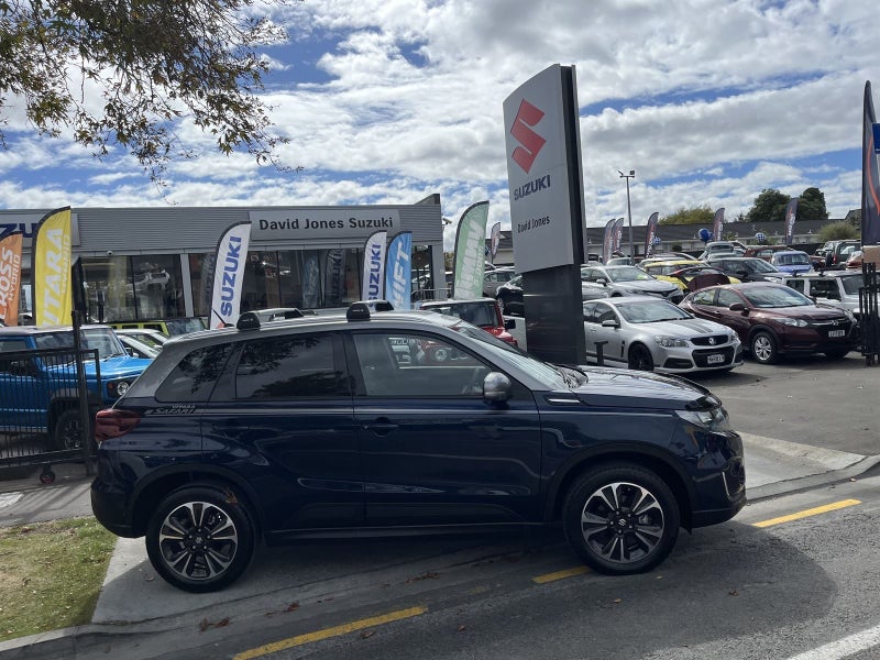 2025 Suzuki Vitara JLX Hybrid 2WD image 3