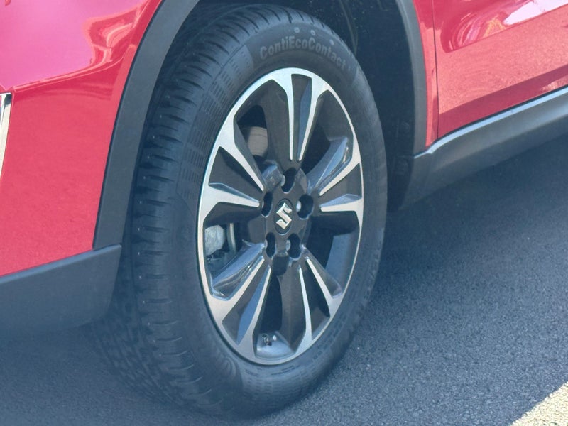 2025 Suzuki Vitara JLX Hybrid image 3