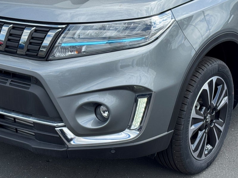 2025 Suzuki Vitara JLX Hybrid image 2
