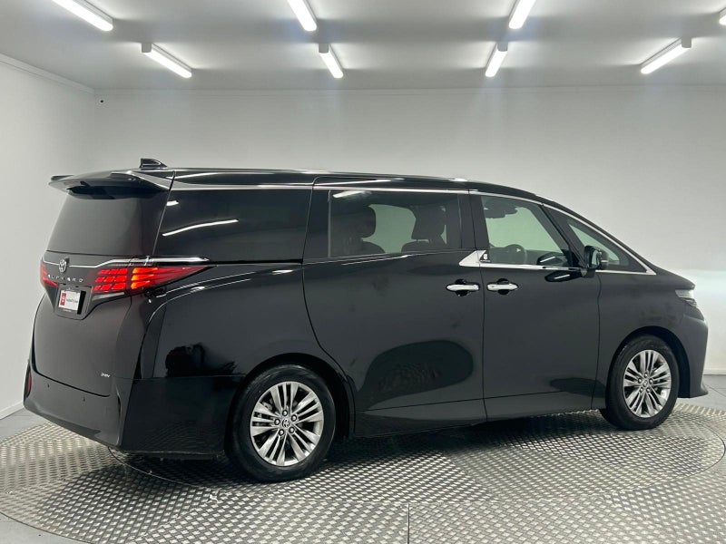 2025 Toyota Alphard 2.5 Hybrid Z 7 Seater image 3