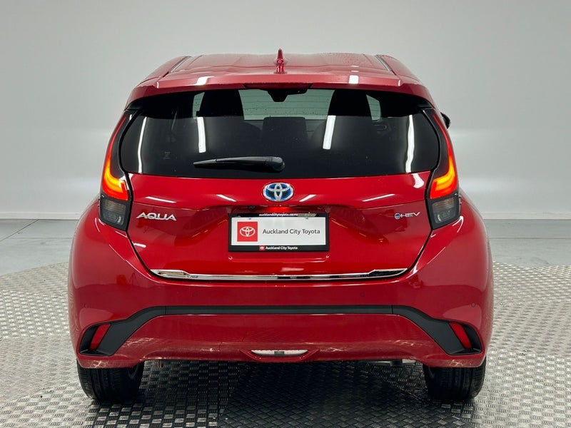 2025 Toyota Aqua 1.5 Hybrid Z image 4
