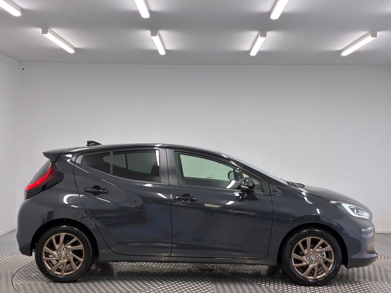 2025 Toyota Aqua 1.5 Hybrid Z Raffine image 2