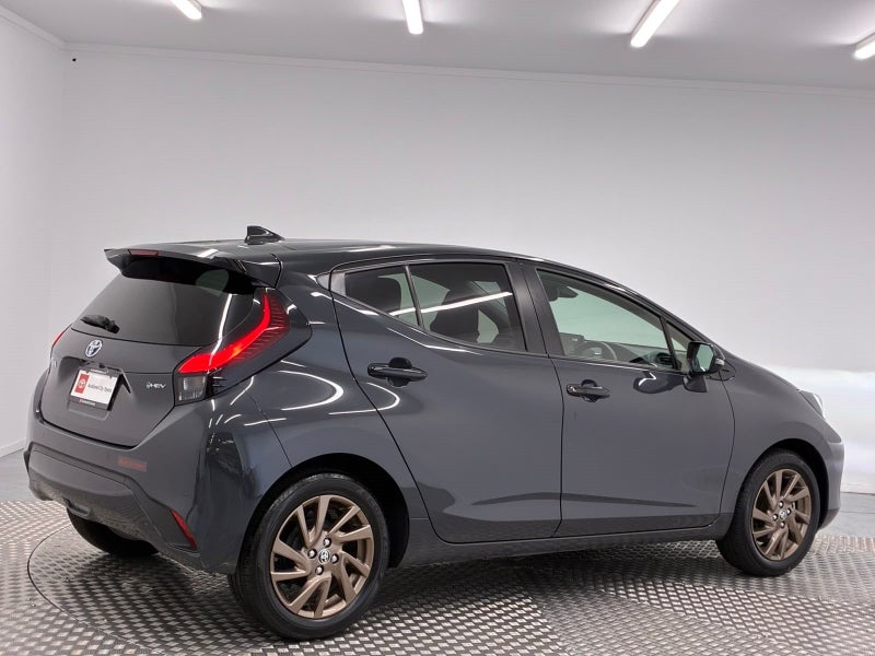 2025 Toyota Aqua 1.5 Hybrid Z Raffine image 3