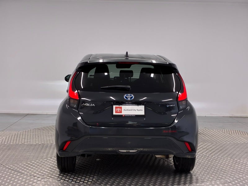 2025 Toyota Aqua 1.5 Hybrid Z Raffine image 4