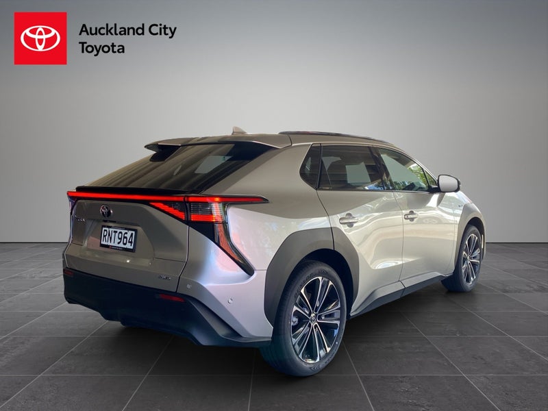 2025 Toyota bZ4X Motion 71Kwh/Ev/4Wd image 4