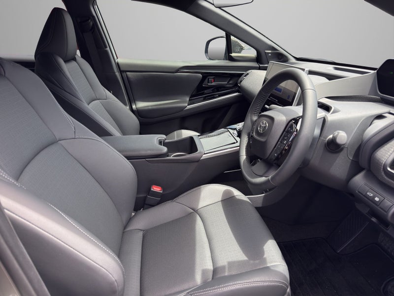 2025 Toyota bZ4X Motion 71Kwh/Ev/4Wd image 4