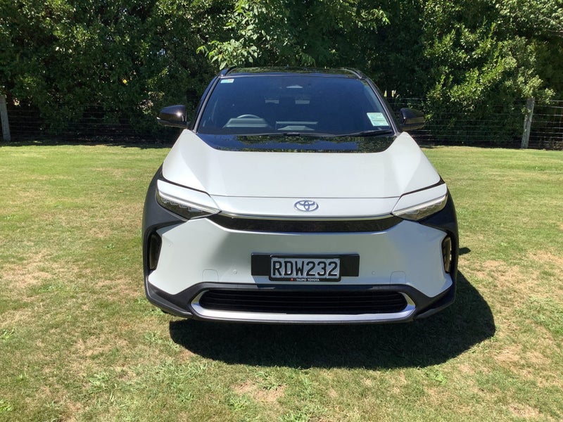 2025 Toyota bZ4X Motion BEV AWD image 3